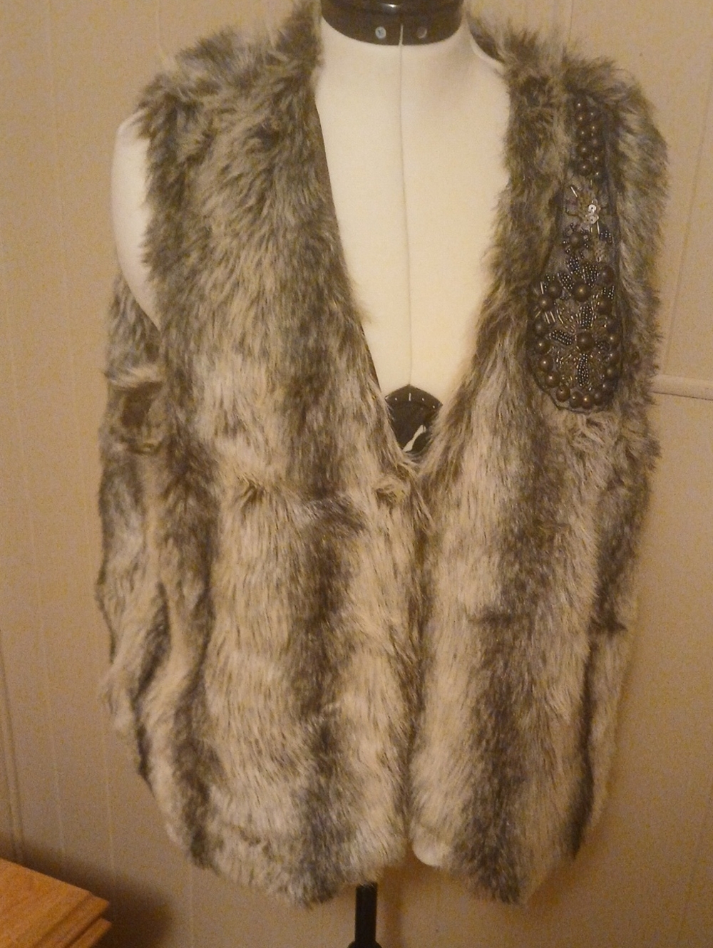 Cato Grey Women Embelleshed with Vest NWT 18/20